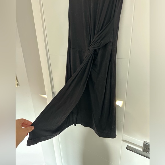 Side Twist Dress - Picture 5 of 9